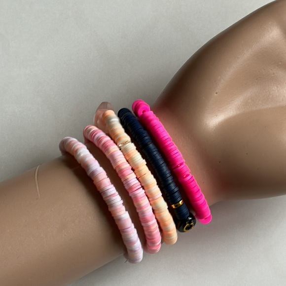 5 pcs stretch bracelets. - Picture 2 of 3